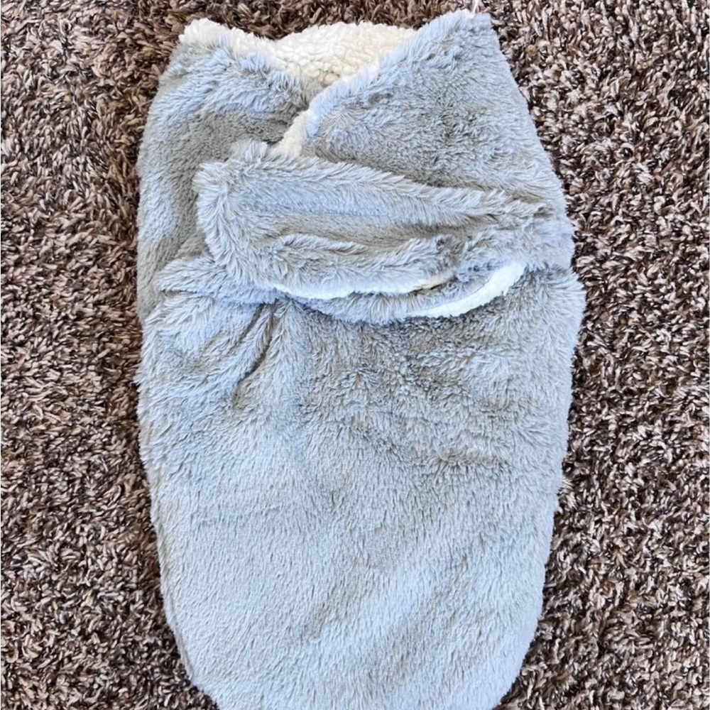 Fuzzy swaddle